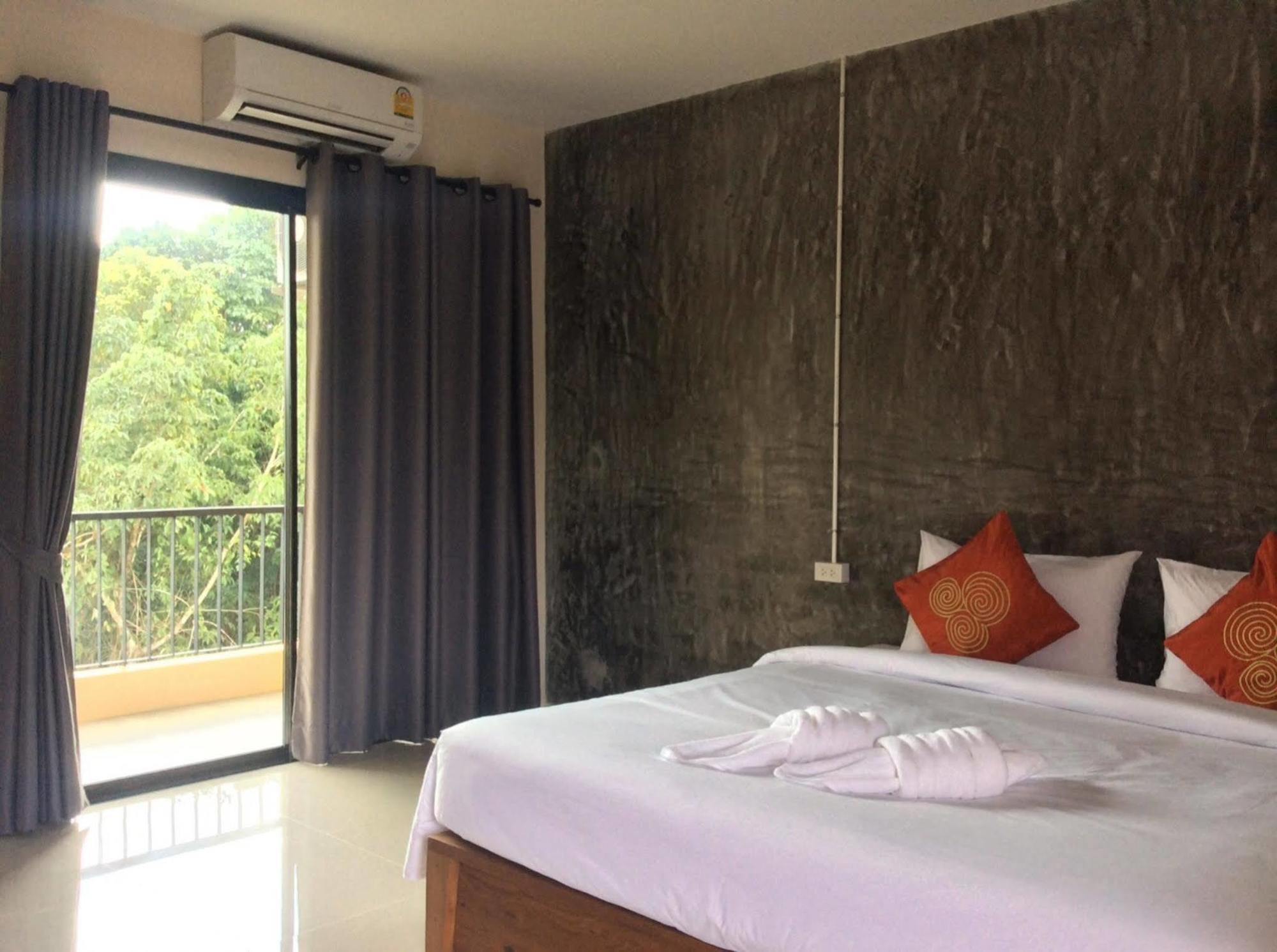 Srisuksant Urban Hotel Ban Nua Khlong Exterior photo