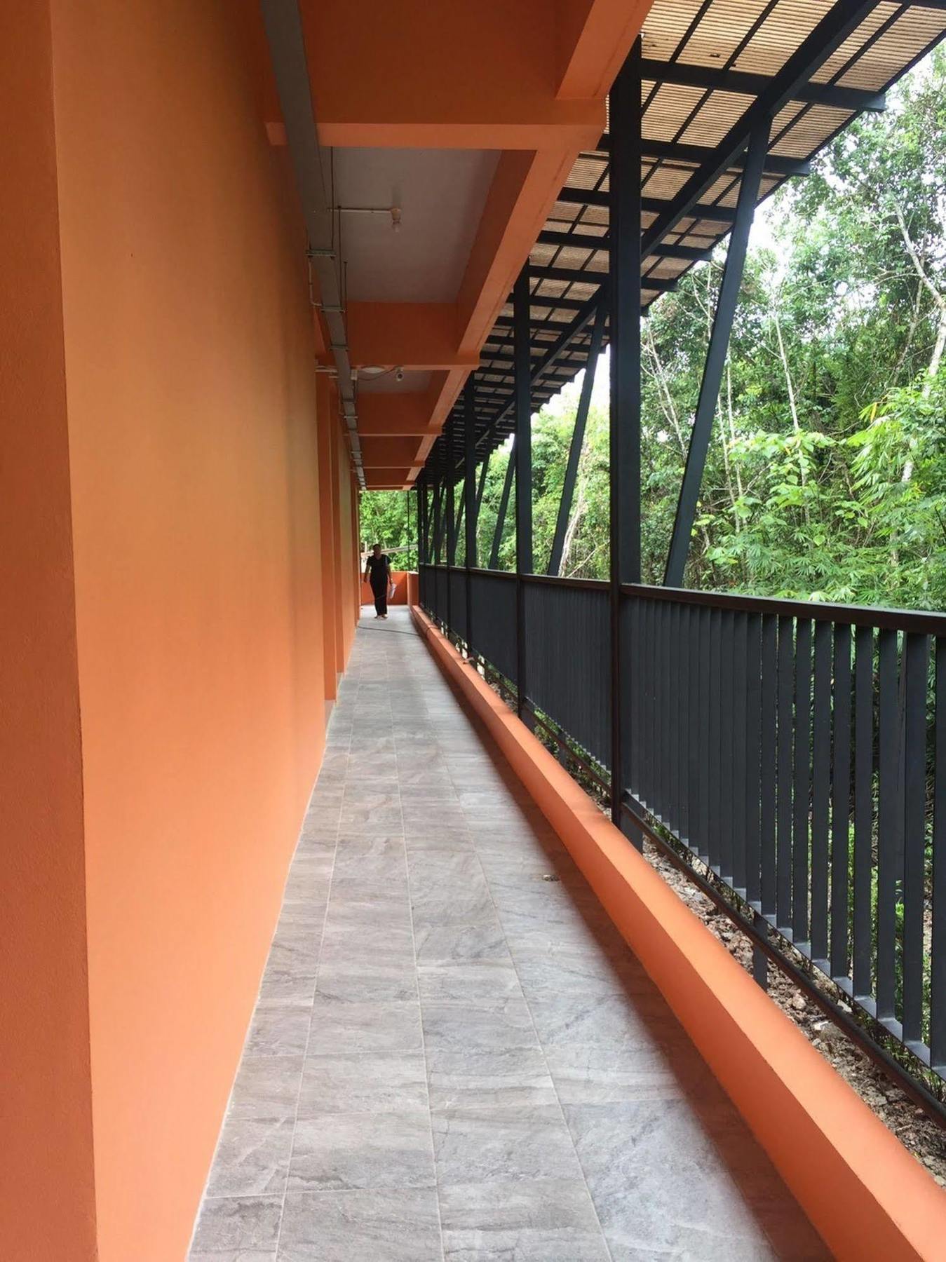Srisuksant Urban Hotel Ban Nua Khlong Exterior photo